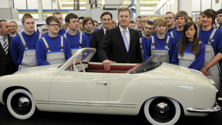 Illustration for article titled GM Suspends Volt Production, Toyota Gets Hacked, And Golf R Cabrio Is Coming
